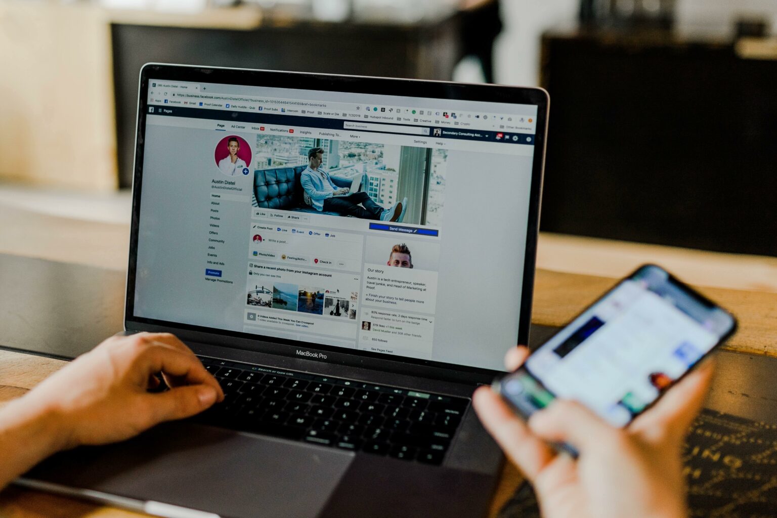 Diskussion | Wie abhängig macht sich Journalismus von Google, Facebook, TikTok und Co.?